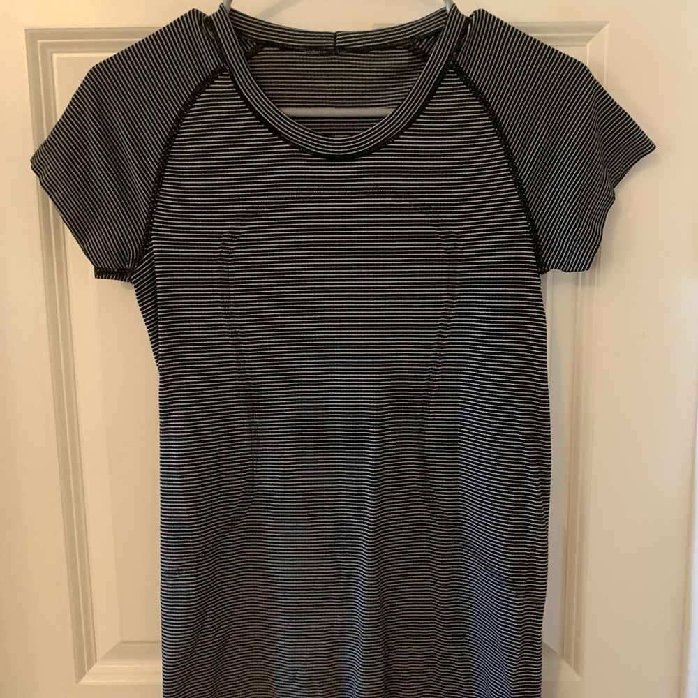 Swiftly Tech Short Sleeve Shirt